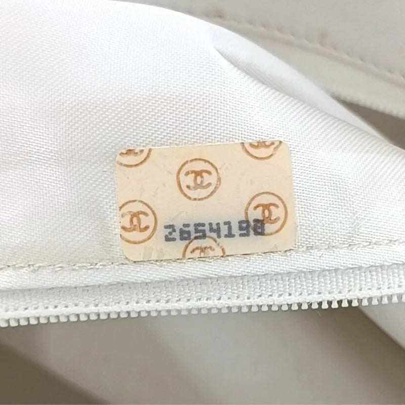 jt347-chanel-vintage-white-beige-lambskin-gold-chain-camera-bag