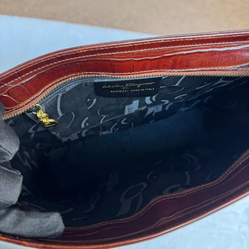 ju277-salvatore-ferragamo-brown-gancini-croco-embossed-leather-shoulder-bag