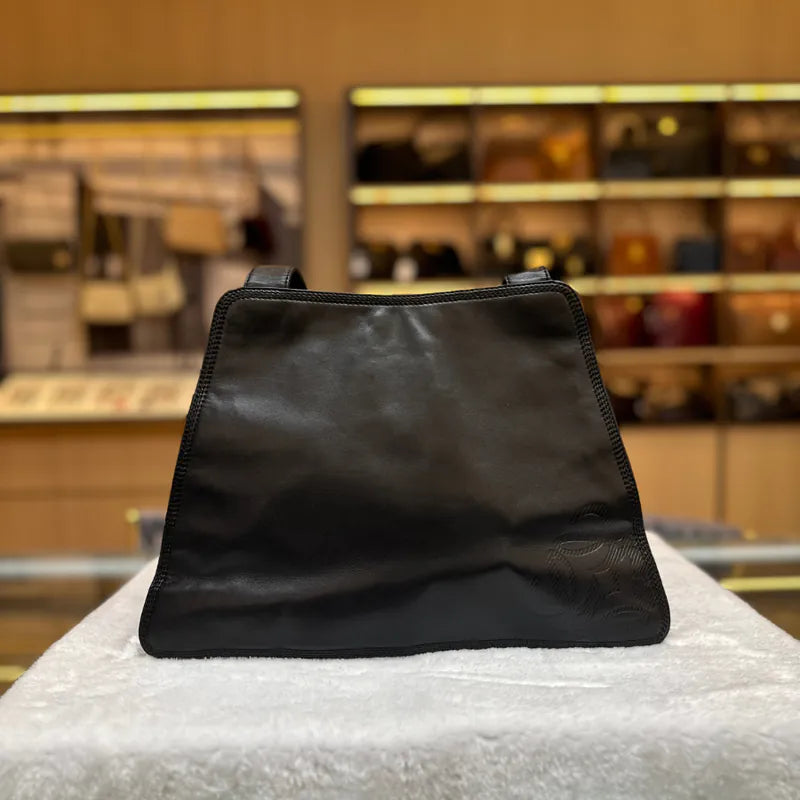 rc402-loewe-vintage-black-lambskin-shoulder-bag