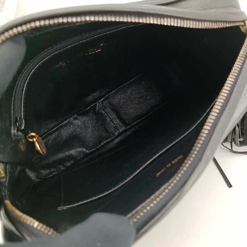jr466-chanel-vintage-black-lambskin-tassel-camera-bag