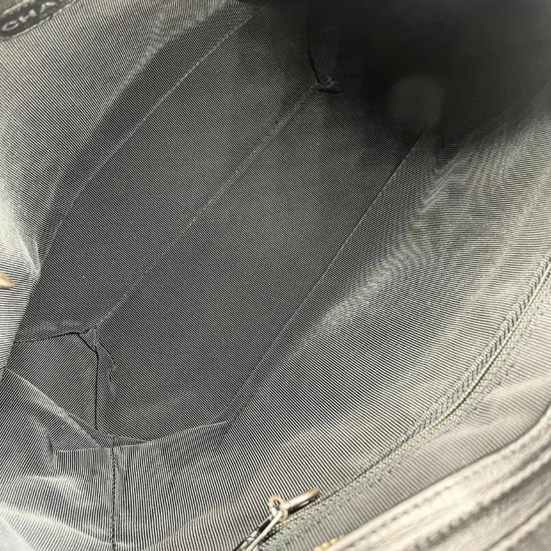 jw415-chanel-vintage-black-lambskin-tote-bag