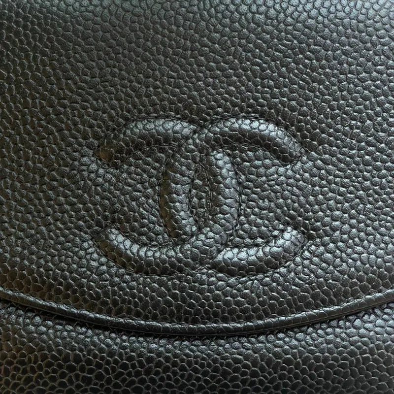 rc030-chanel-vintage-black-caviar-leather-wallet