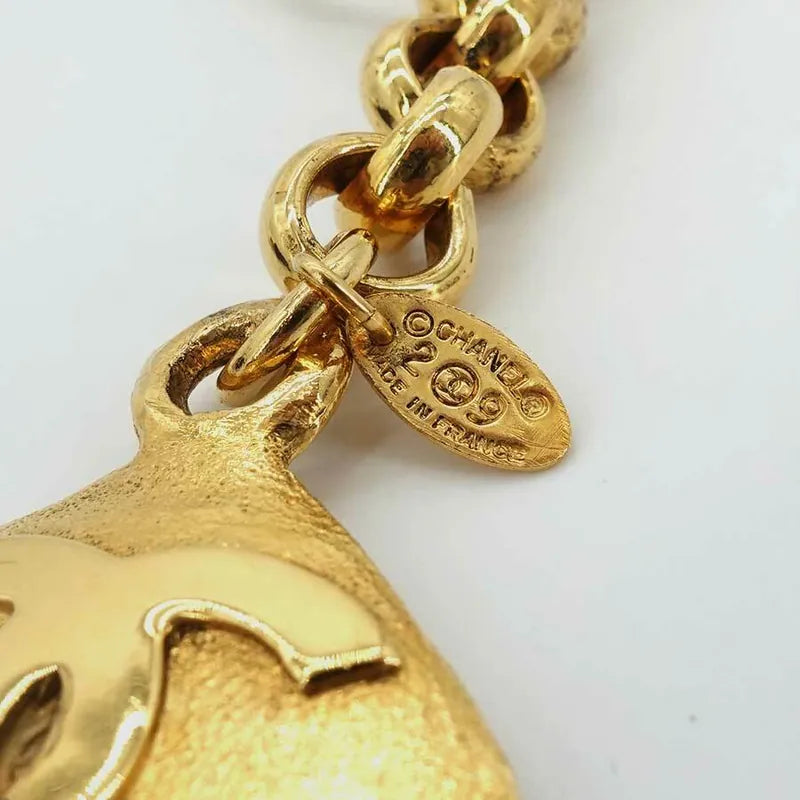 jr941-chanel-gold-key-ring