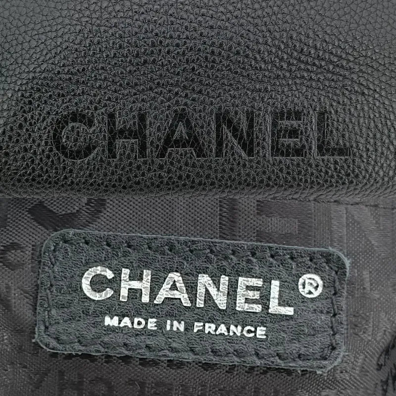 ra929-chanel-vintage-black-caviar-leather-handbag