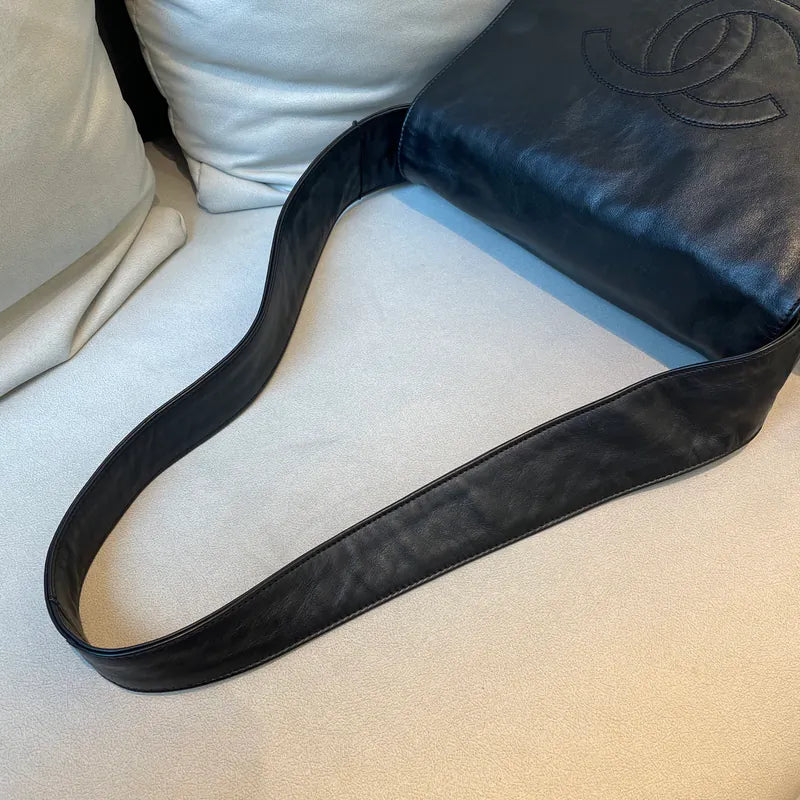 rb143-chanel-vintage-black-lambskin-flap-bag