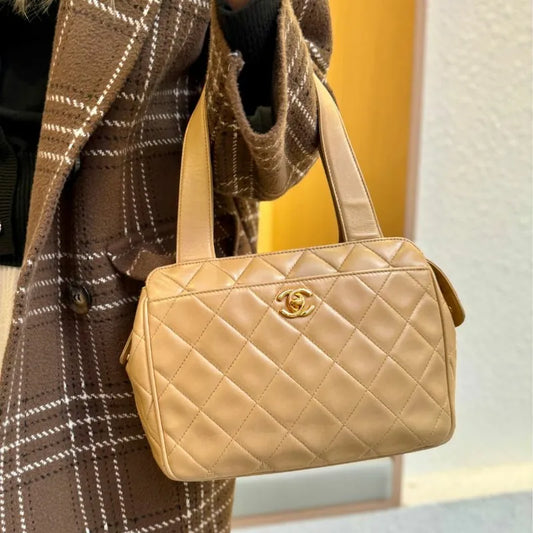 ra491-chanel-vintage-beige-lambskin-quilted-handbag