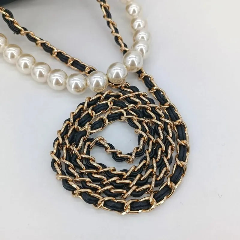 jt097-chanel-vintage-black-caviar-leather-cosmetic-bag