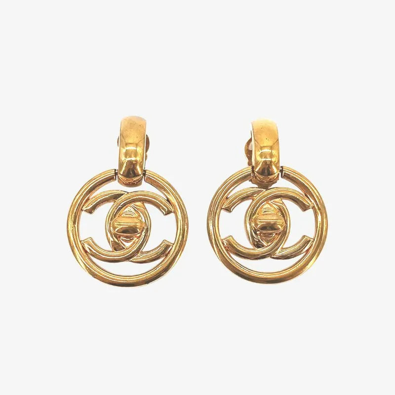 jr893-chanel-vintage-cc-turnlock-gold-plated-hoop-plated-clip-on-earrings