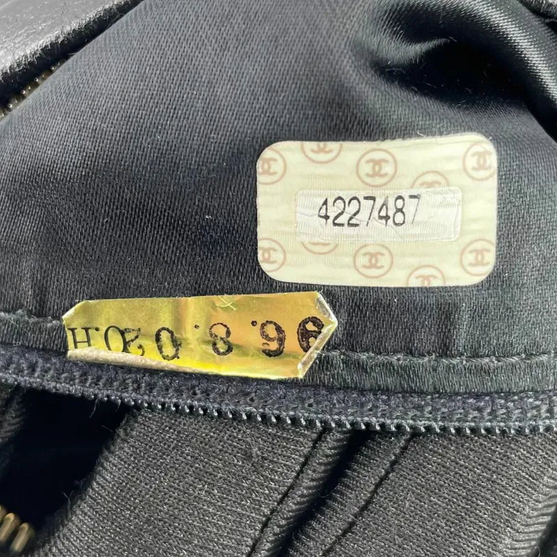 jx726-chanel-vintage-black-lambskin-quilted-handbag