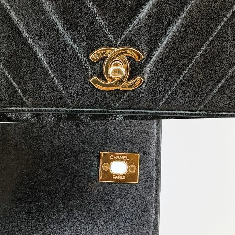 c357-chanel-vintage-black-lambskin-chevron-flap-bag