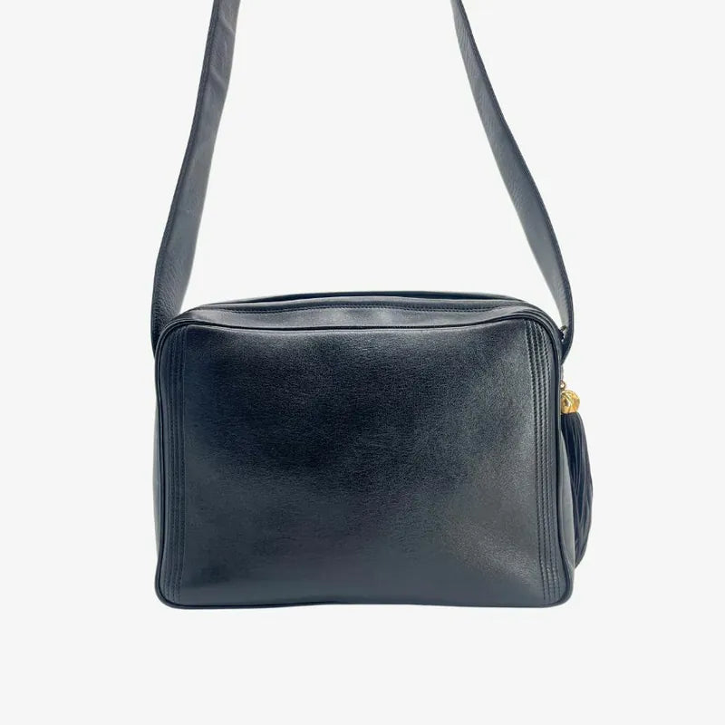 rc156-chanel-vintage-black-lambskin-camera-bag