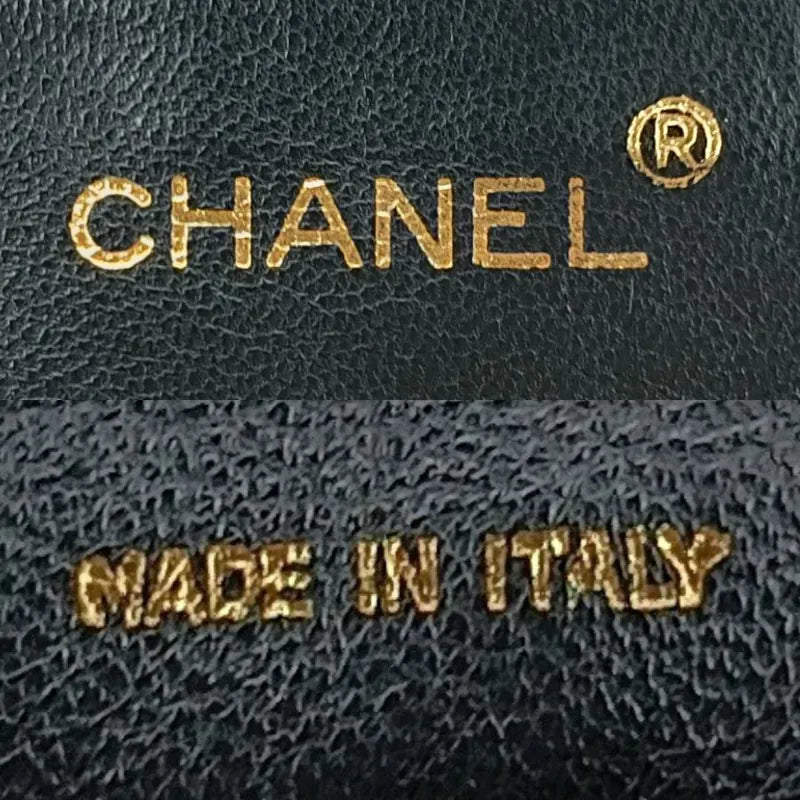 rb039-chanel-vintage-black-lambskin-chevron-camera-bag