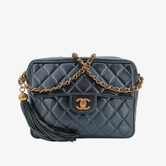 ra124-chanel-vintage-black-lambskin-quilted-camera-bag