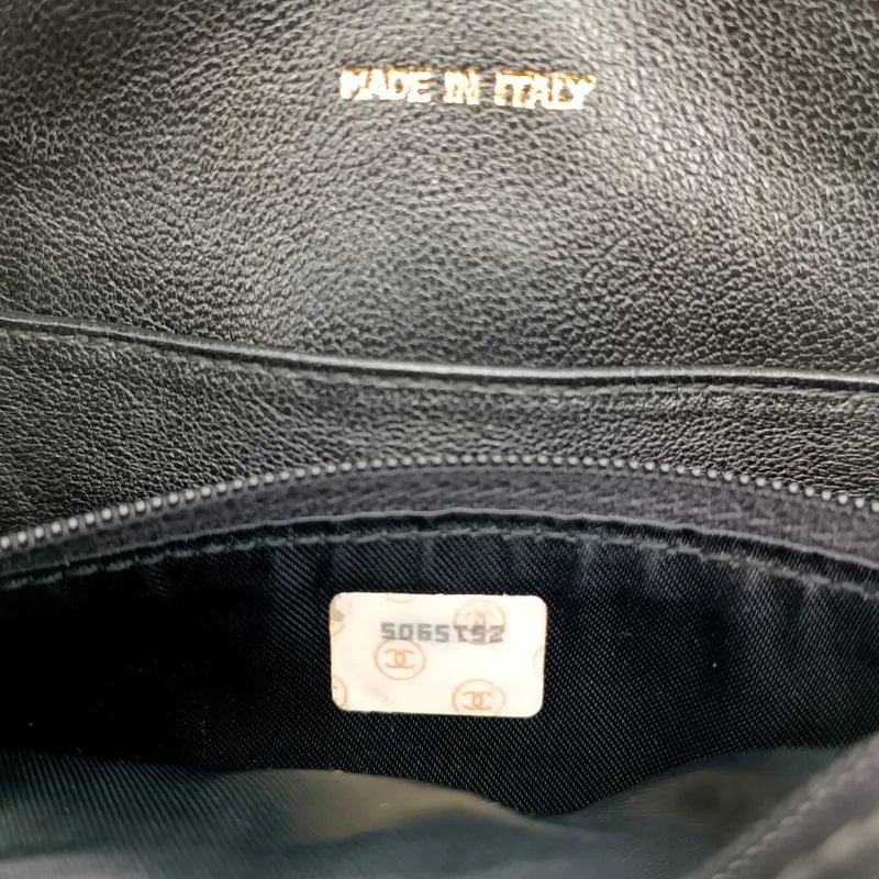 jah67-chanel-vintage-black-lambskin-gold-chain-camera-bag