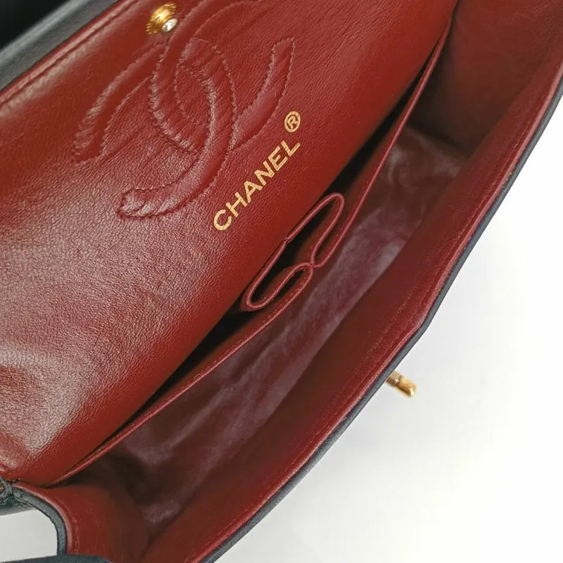 ra707-chanel-vintage-black-lambskin-23cm-classic-flap-bag