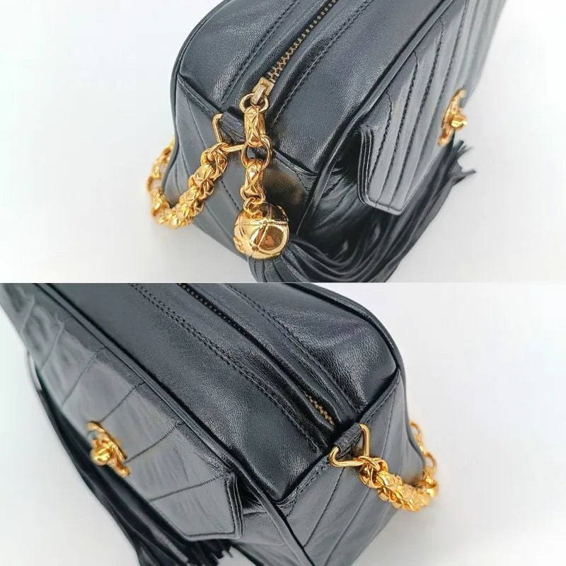 ra067-chanel-vintage-black-lambskin-tassels-gold-chain-camera-bag