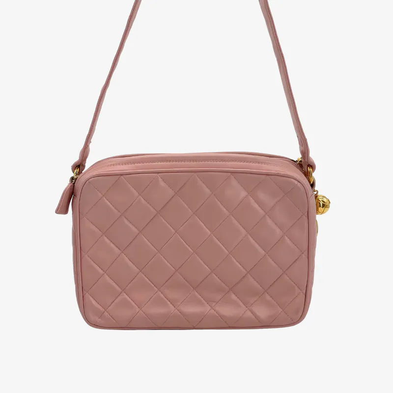 c566-chanel-vintage-pink-lambskin-camera-bag