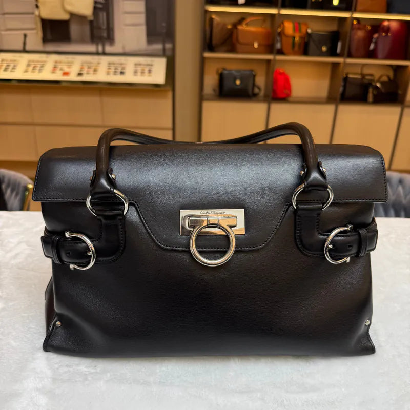 jx268-salvatore-ferragamo-vintage-black-leather-handbag