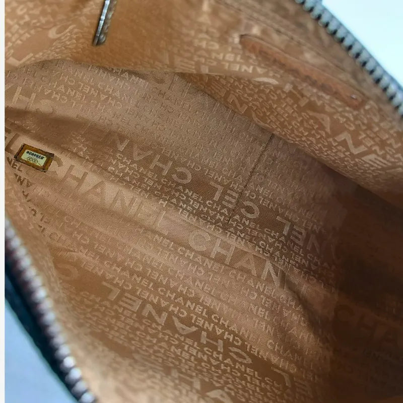 jw170-chanel-vintage-black-caviar-leather-handbag