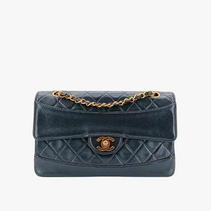 ra317-chanel-vintage-black-lambskin-quilted-flap-bag