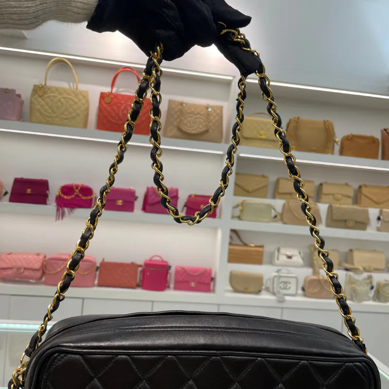 rc473-chanel-vintage-black-lambskin-quilted-camera-bag