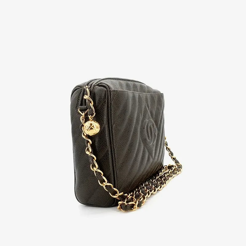 jr920-chanel-vintage-dark-green-caviar-leather-embossed-logo-camera-bag