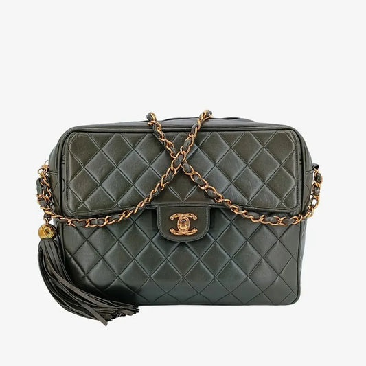 ra204-chanel-vintage-dark-green-lambskin-quilted-camera-bag