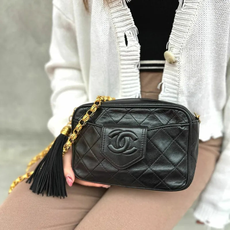 jt762-chanel-vintage-black-lambskin-gold-chain-tassel-camera-bag