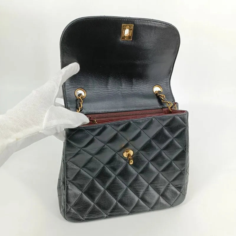 js503-chanel-vintage-black-lambskin-quilted-flap-bag