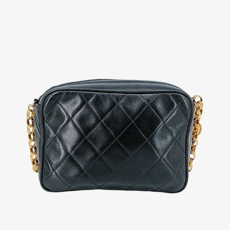 jt437-chanel-vintage-black-lambskin-gold-chain-camera-bag
