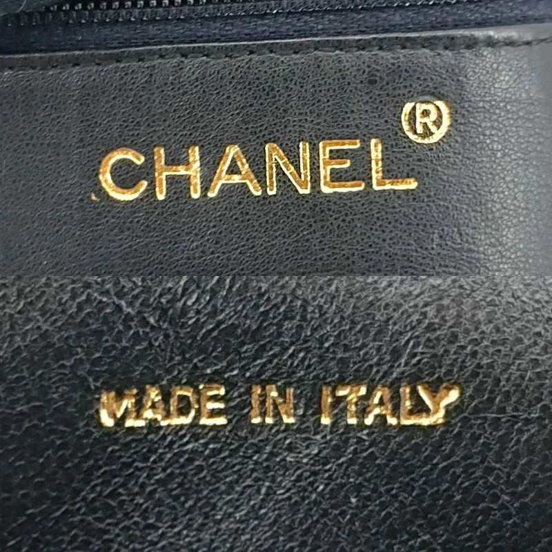 ra575-chanel-vintage-black-lambskin-gold-chain-camera-bag