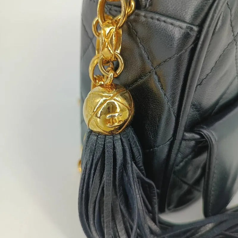 jr222-chanel-vintage-black-lambskin-tassels-gold-chain-camera-bag