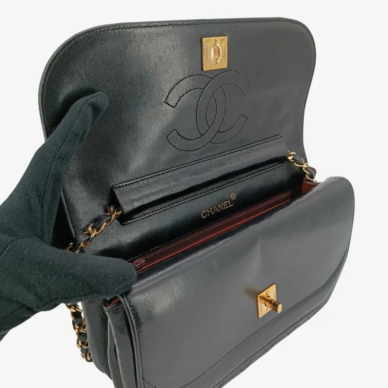 ju062-chanel-vintage-black-lambskin-half-moon-double-flap-bag