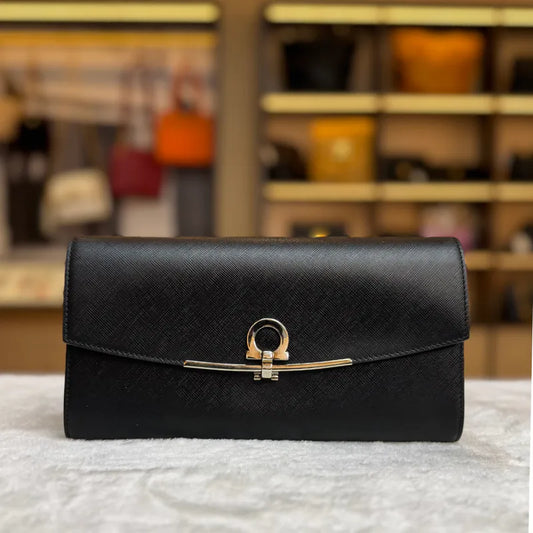 jy308-salvatore-ferragamo-black-leather-gancini-mini-bag