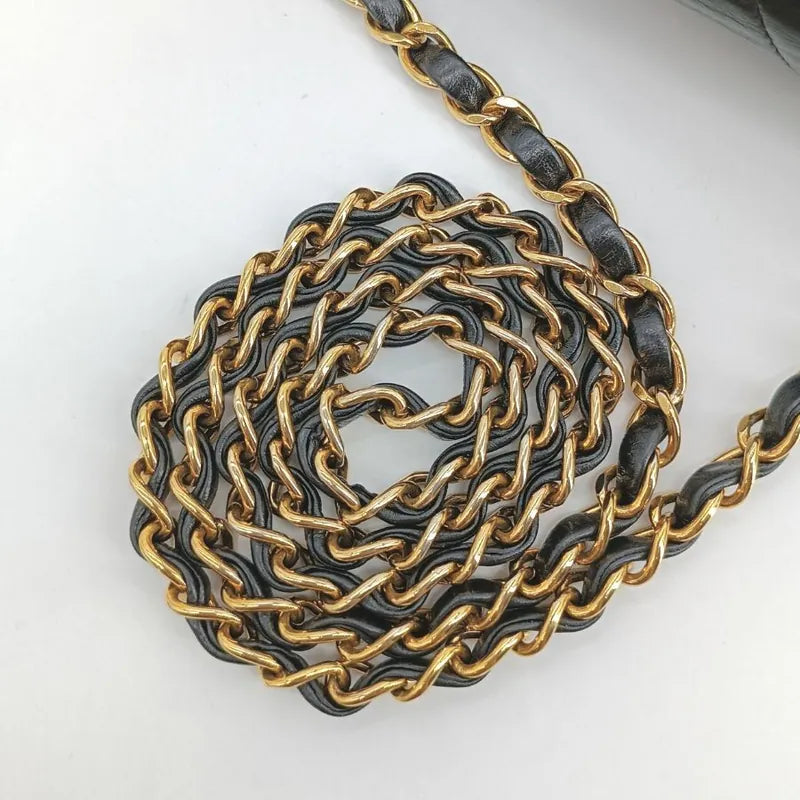 c403-chanel-vintage-black-lambskin-25cm-diana-flap-bag