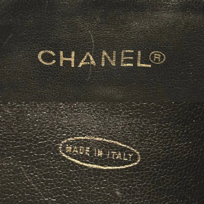 jw553-chanel-vintage-black-lambskin-quilted-tote-bag