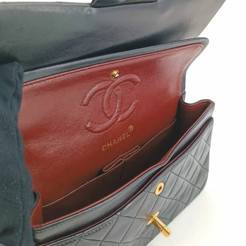 jt067-chanel-vintage-black-lambskin-23cm-classic-flap-bag