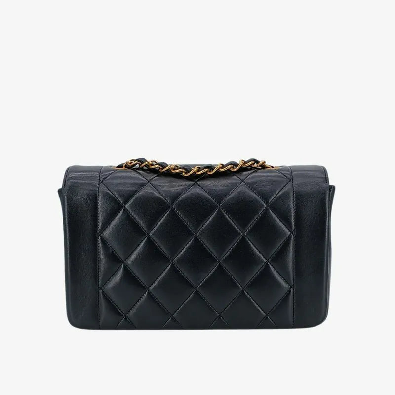 ra344-chanel-vintage-black-lambskin-22cm-diana-flap-bag