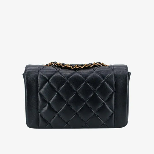 ra344-chanel-vintage-black-lambskin-22cm-diana-flap-bag
