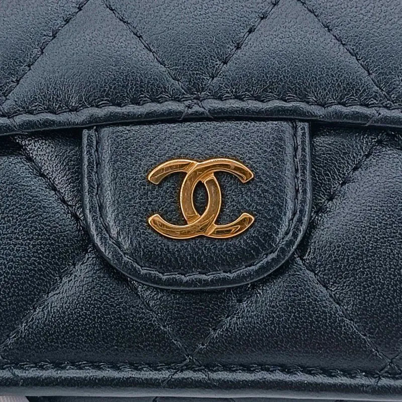 ju428-chanel-black-lambskin-classic-small-flap-wallet