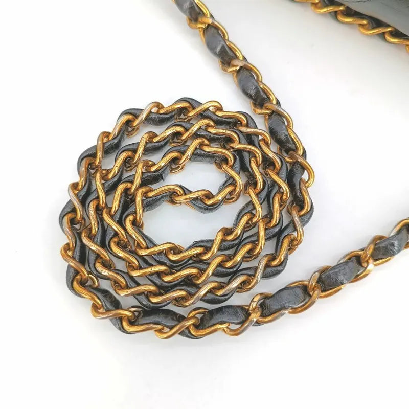 jr524-chanel-vintage-black-lambskin-25cm-classic-flap-bag