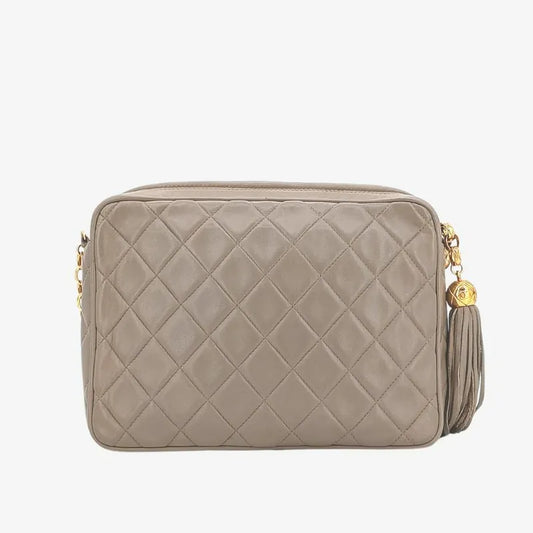 ra456-chanel-vintage-grey-lambskin-gold-chain-camera-bag