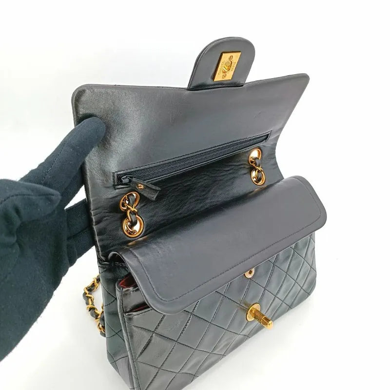 jt008-chanel-vintage-black-lambskin-23cm-classic-flap-bag