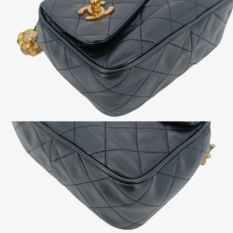 rb526-chanel-vintage-navy-lambskin-gold-chain-camera-bag