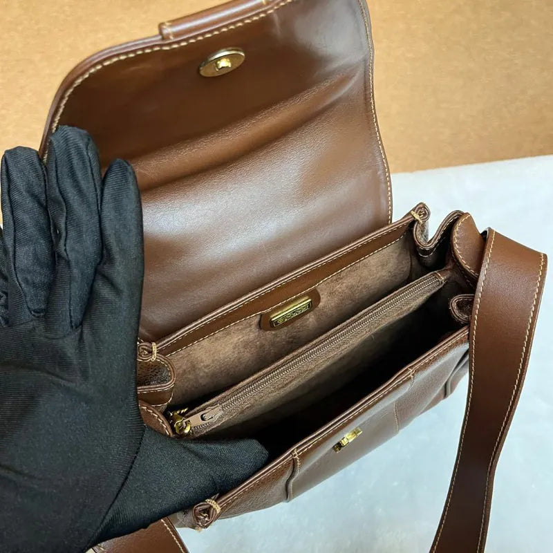 rc980-gucci-vintage-brown-horsehoe-gold-hardware-leather-shoulder-bag