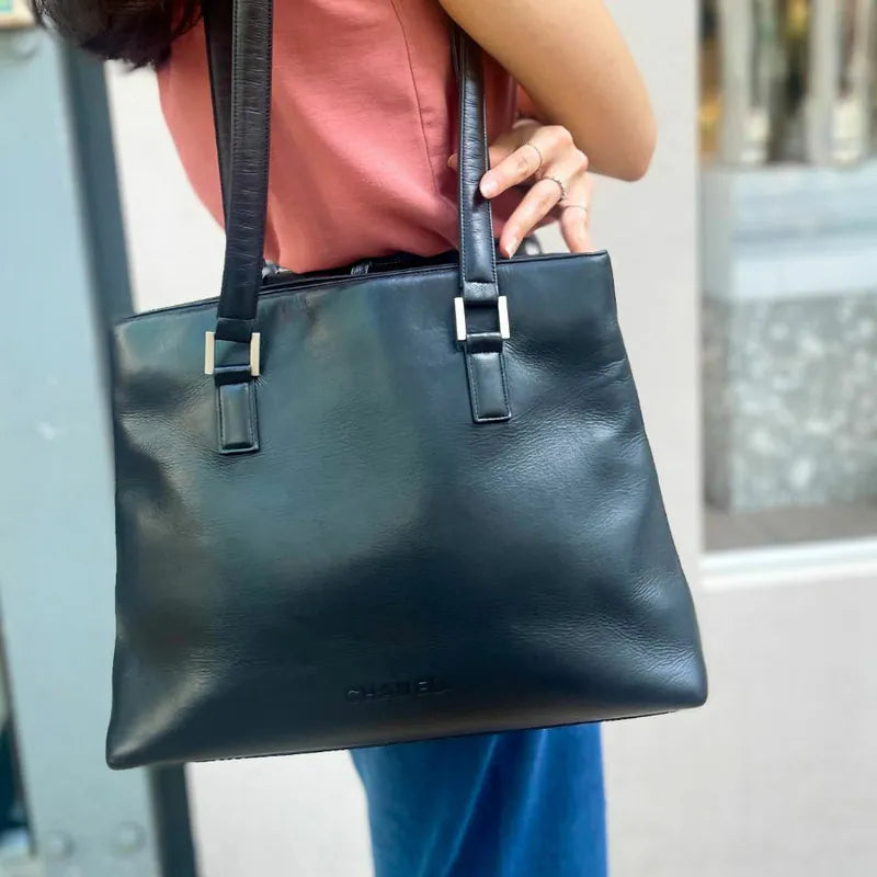 rb235-chanel-vintage-black-calfskin-tote-bag