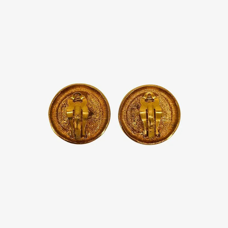 rb496-chanel-vintage-round-gold-plated-clip-on-earrings