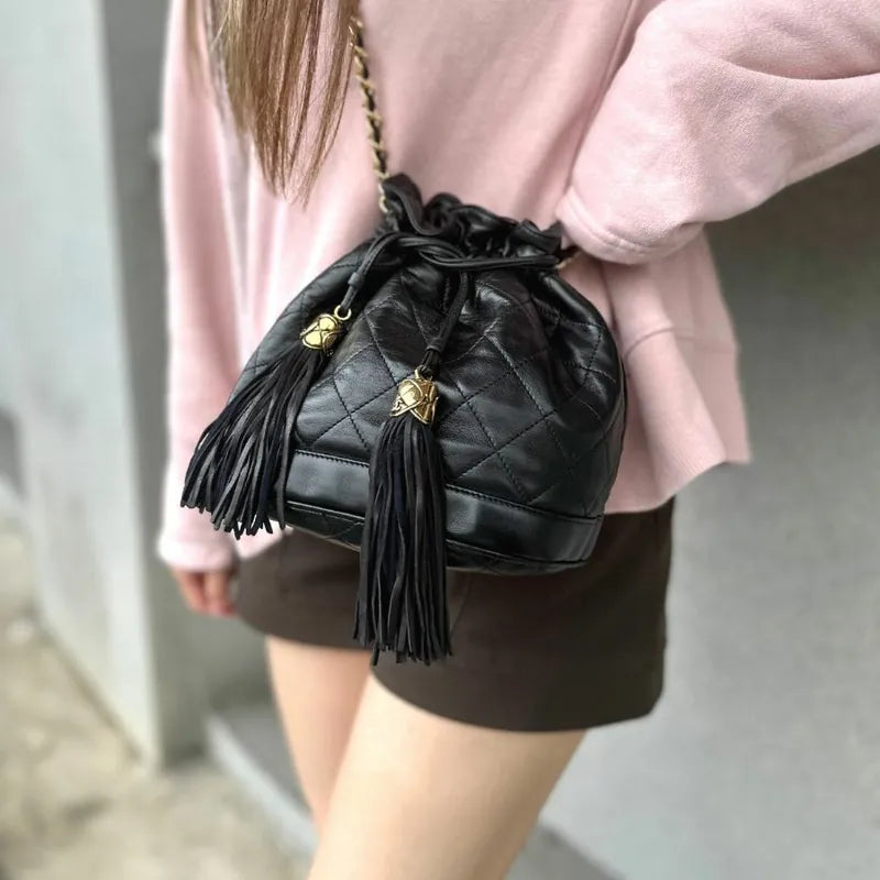 ra586-chanel-vintage-black-lambskin-drawstring-bucket-bag
