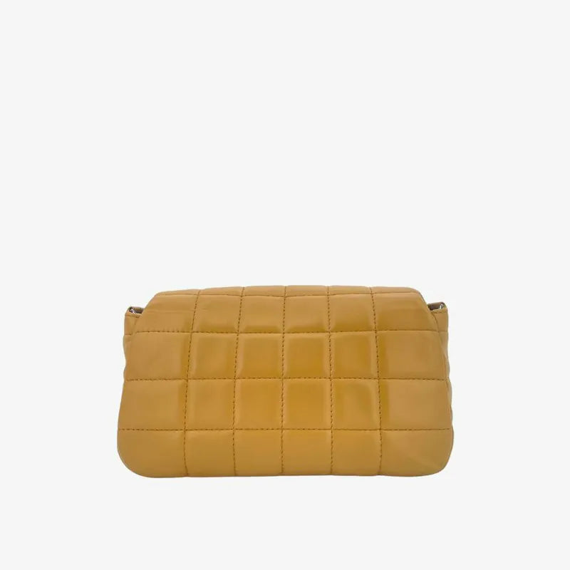 jw356-chanel-vintage-beige-lambskin-chocolate-bar-flap-bag