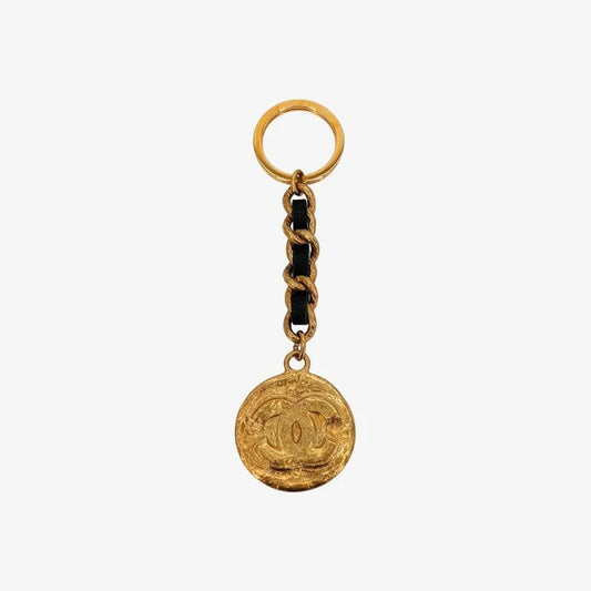 ra111-chanel-gold-key-ring